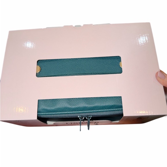 Lighted Makeup Case NIB - Picture 2 of 4